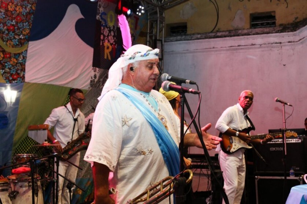 Gerônimo volta a se apresentar na Escadaria do Paço e emociona plateia!