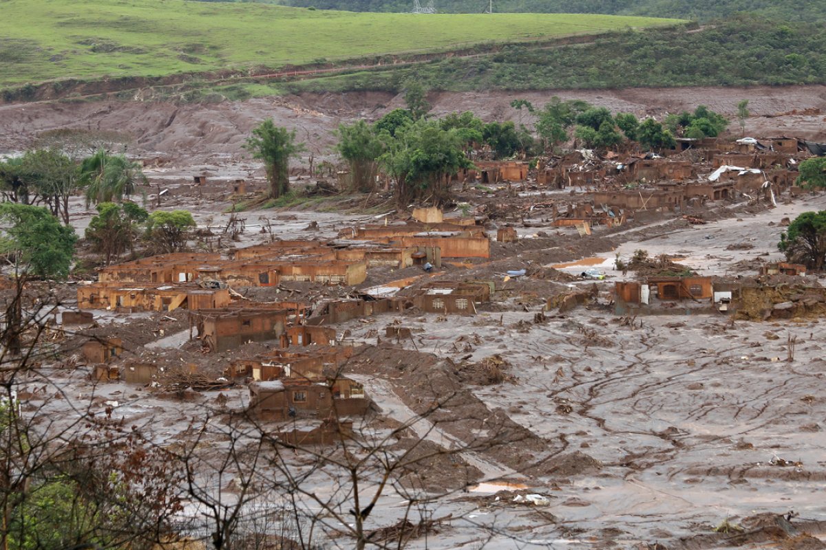 Rompimento de barragem em Mariana completa oito anos sem acusados pelos homicídios 