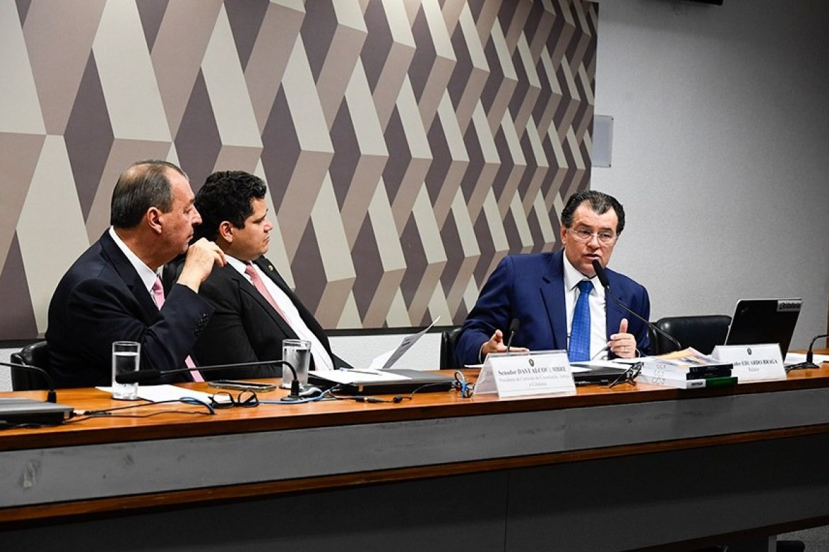 CCJ do Senado pode votar reforma tributária nesta terça-feira (7)