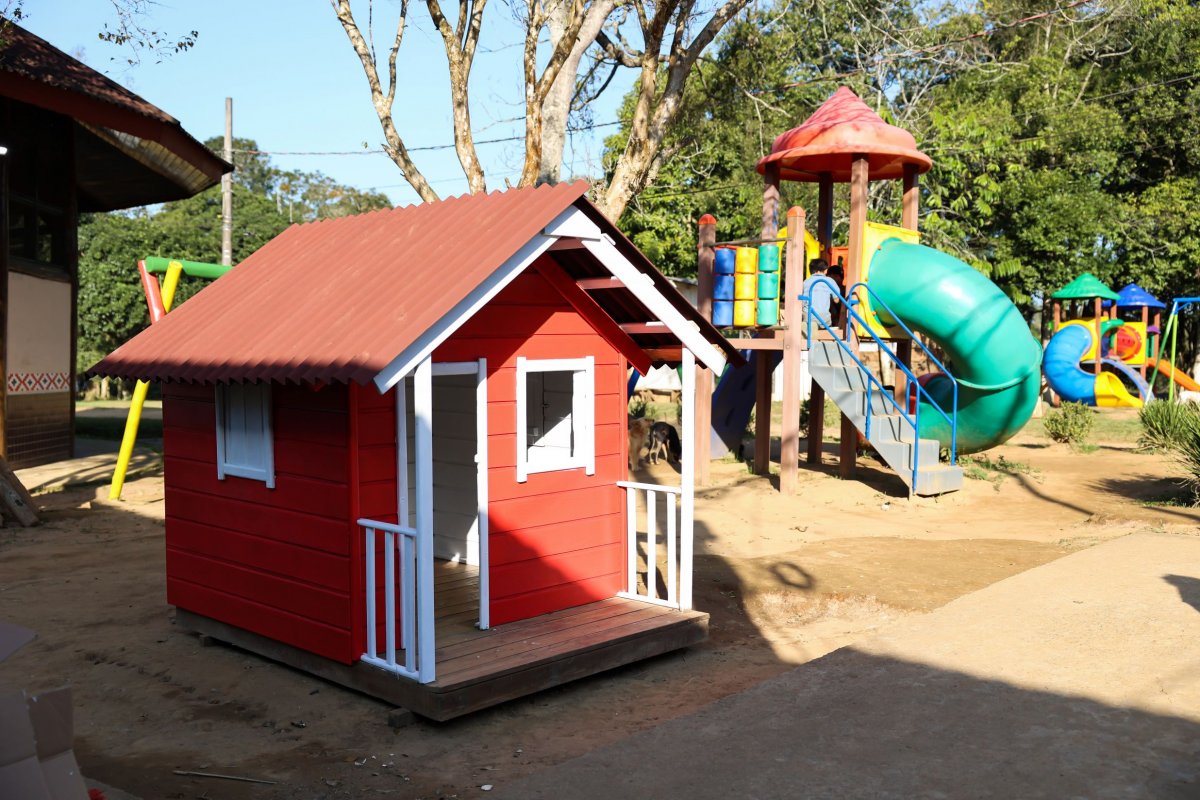 Escola municipal de Teixeira de Freitas recebe ações do Projeto Escola Transforma! 