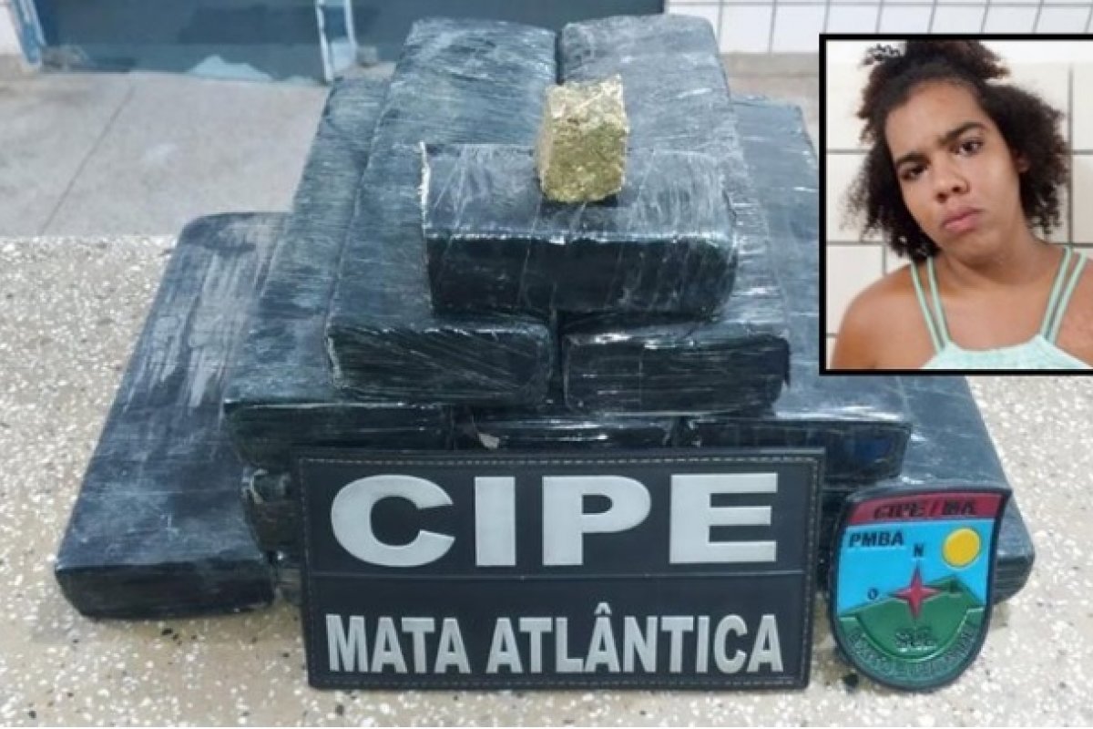 Mulher é presa com mais de dez tabletes de maconha dentro de um ônibus 
