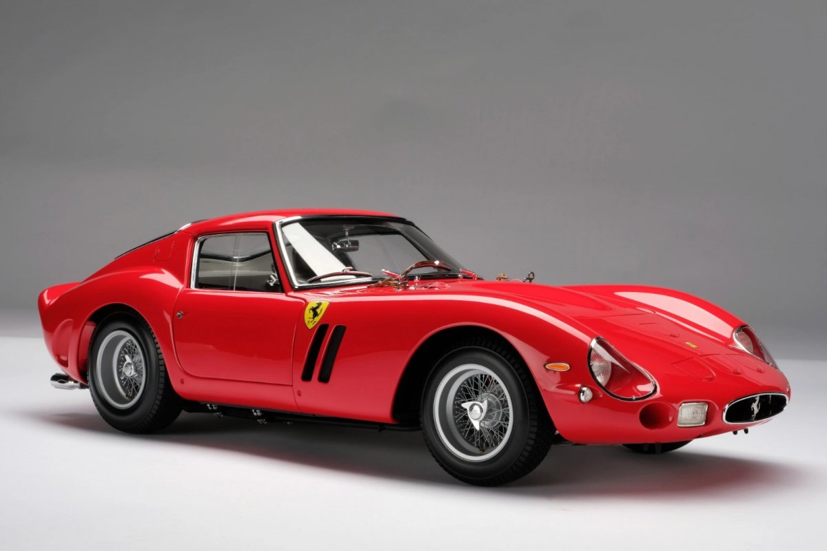 Ferrari de 1962 é leiloada por R$ 253,7 milhões nos Estados Unidos 
