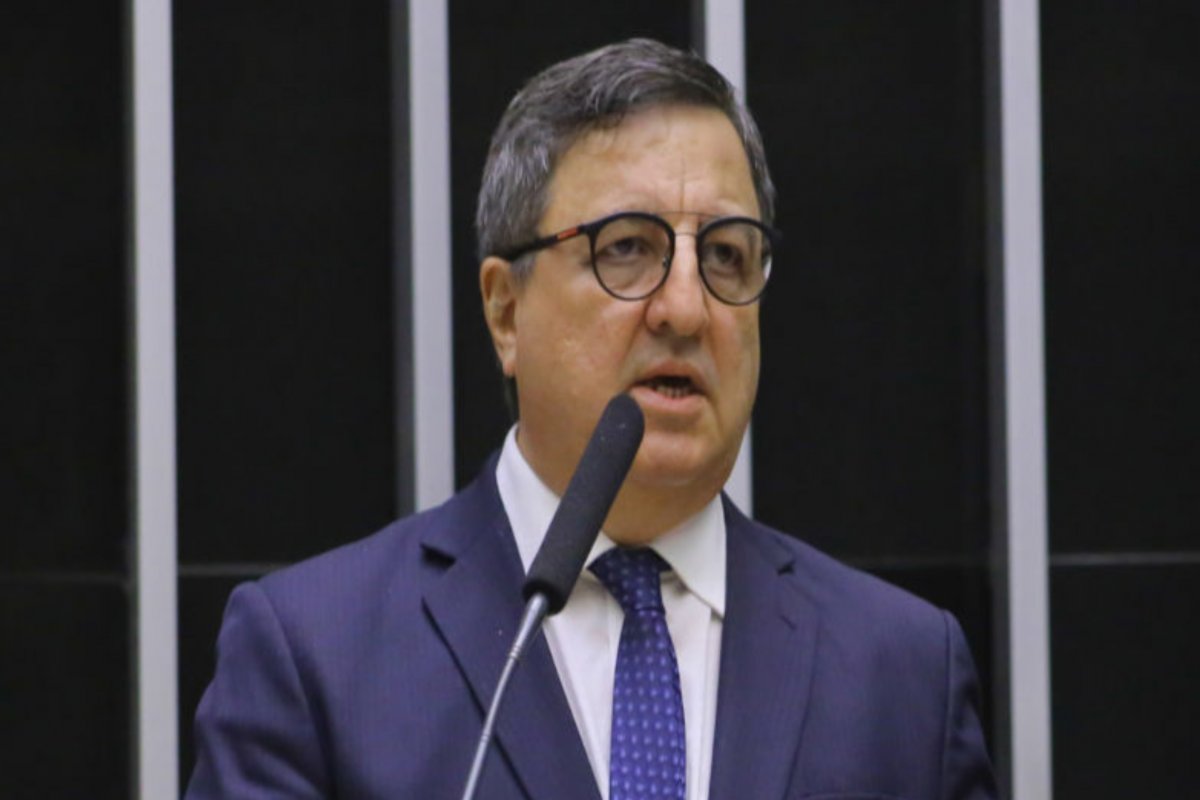 Governo mantém meta de déficit zero para 2024, afirma relator da LDO