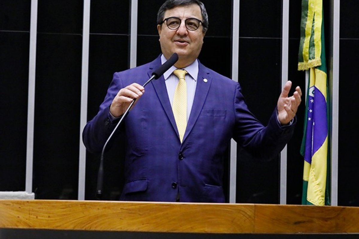 Relator diz que novo tipo de emenda para parlamentares pode ficar para 2025