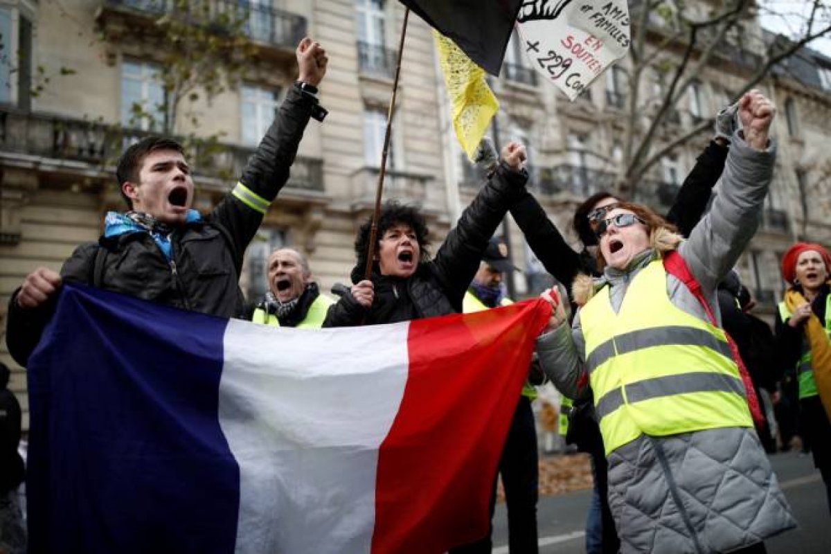 Macron diz que seguirá com Reforma da Previdência mesmo diante da greve