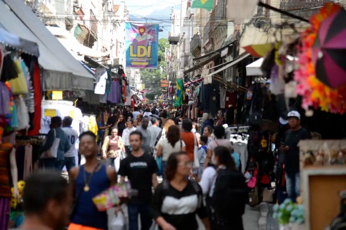 Governo vai refazer portaria sobre trabalho do comércio nos feriados