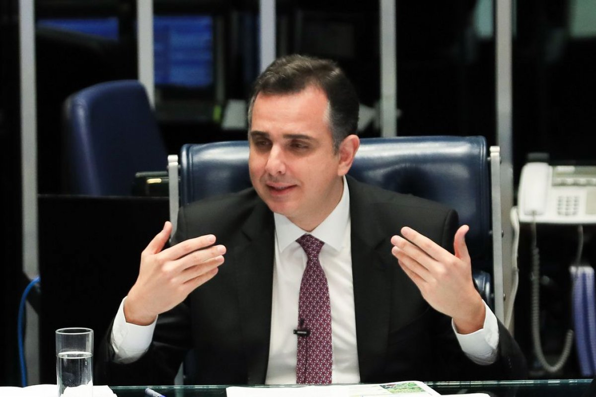 Pacheco cancela sessão que analisaria vetos de Lula aos projetos aprovados neste ano