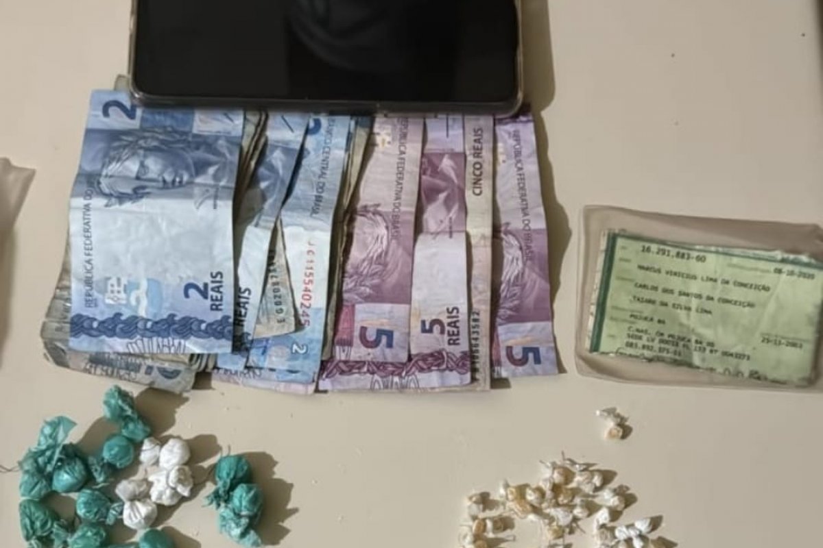 Homem é preso com crack e cocaína na Região Metropolitana de Salvador