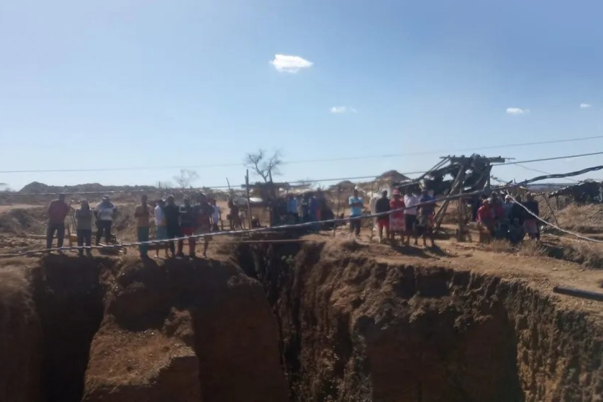 Deslizamento de terra deixa um morto e dois feridos no norte da Bahia
