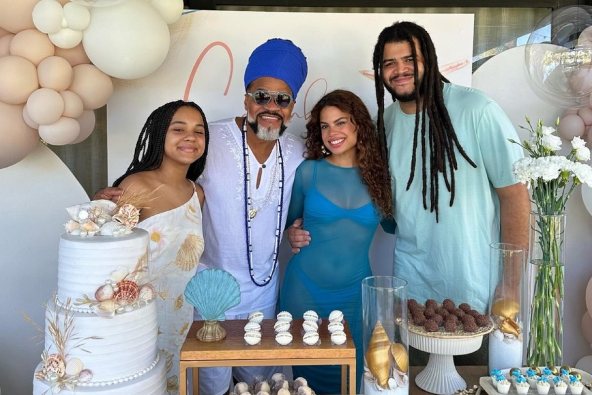 Clara Buarque e Carlinhos Brown celebram aniversário na capital baiana! 