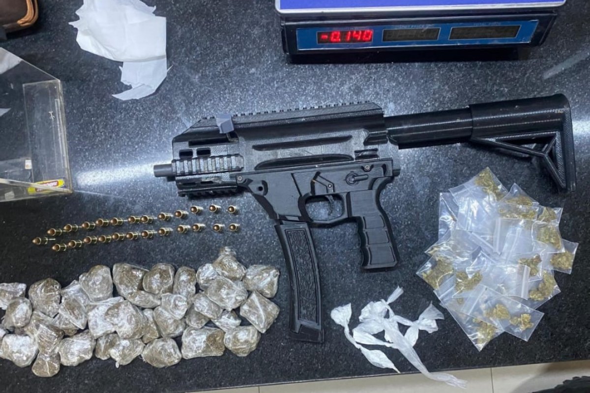 Polícia apreende submetralhadora de 9mm em Eunápolis