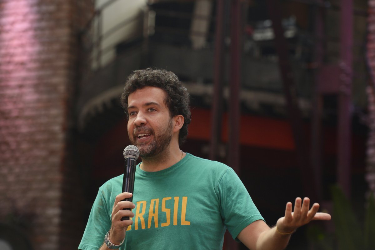 Após repercussão sobre rachadinhas, gravação de reunião entre Janones e assessores é divulgada na íntegra 