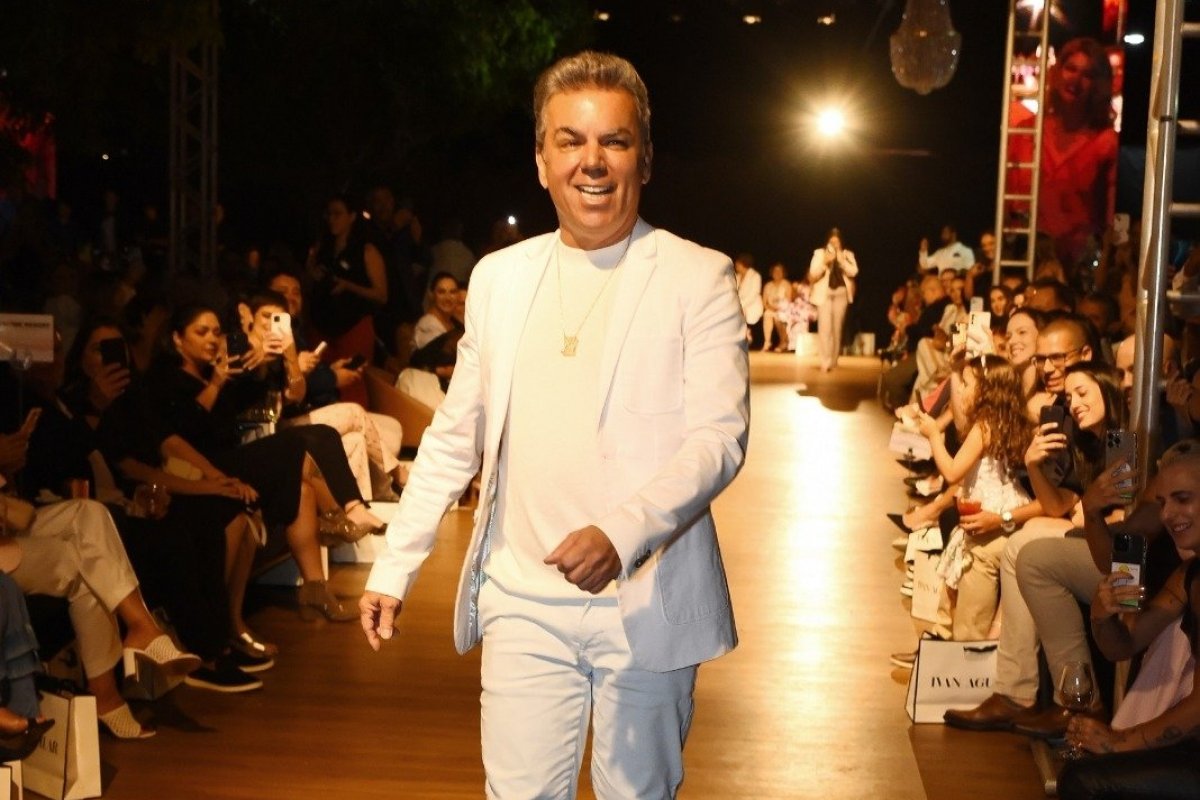 Ivan Aguilar reúne celebridades em desfile da marca! 