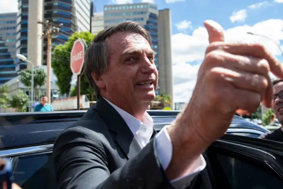 PGR reitera pedido para Meta entregar vídeo postado e apagado por Bolsonaro