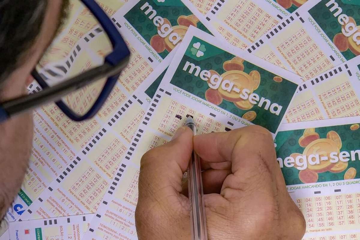 Ninguém acerta as seis dezenas e Mega-sena acumula em R$ 27 mi