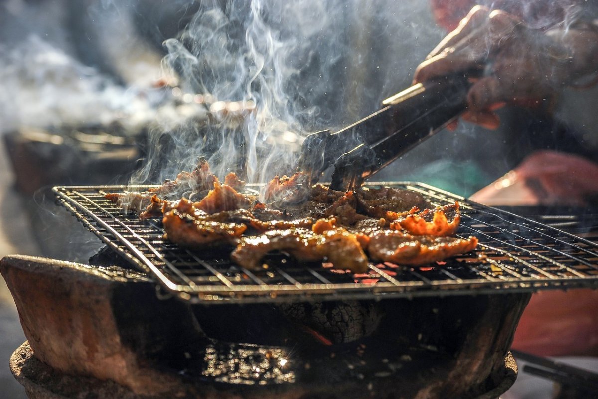 Além de ultraprocessados, churrasco também causa maior risco de Alzheimer