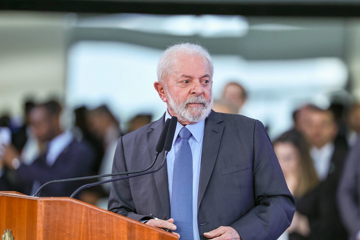 TCU aponta promoção pessoal em trechos do programa semanal de Lula