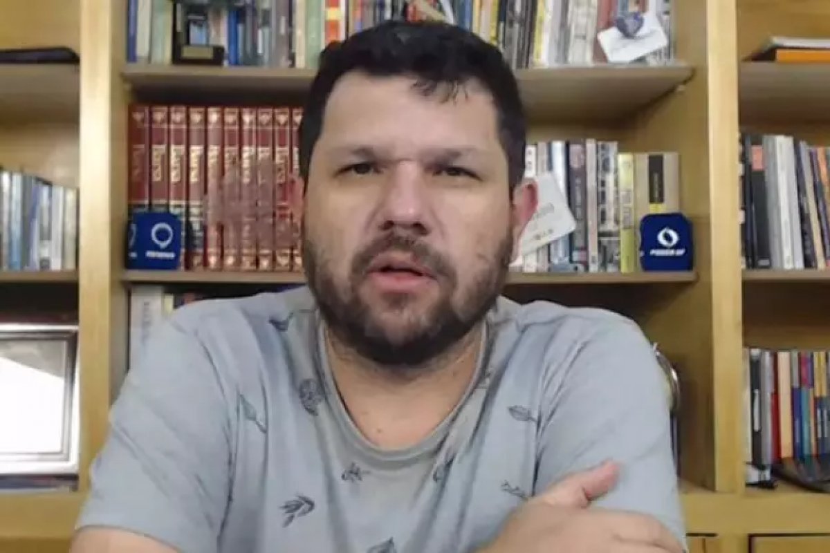 Foragido da ordem de prisão de Moraes, Eustáquio pediu asilo na Espanha e está em Madrid