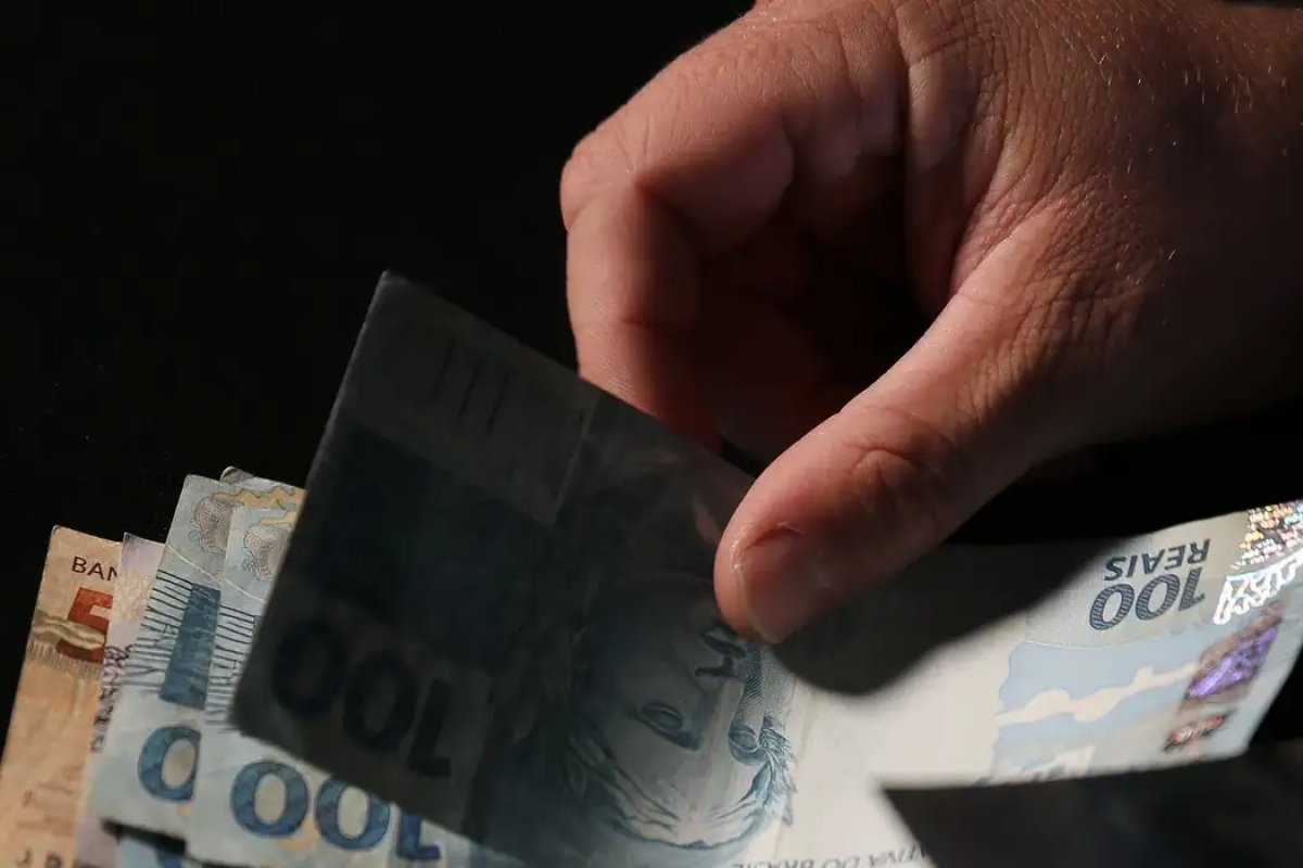 Segunda parcela do décimo terceiro deve injetar R$ 106 bi na economia 