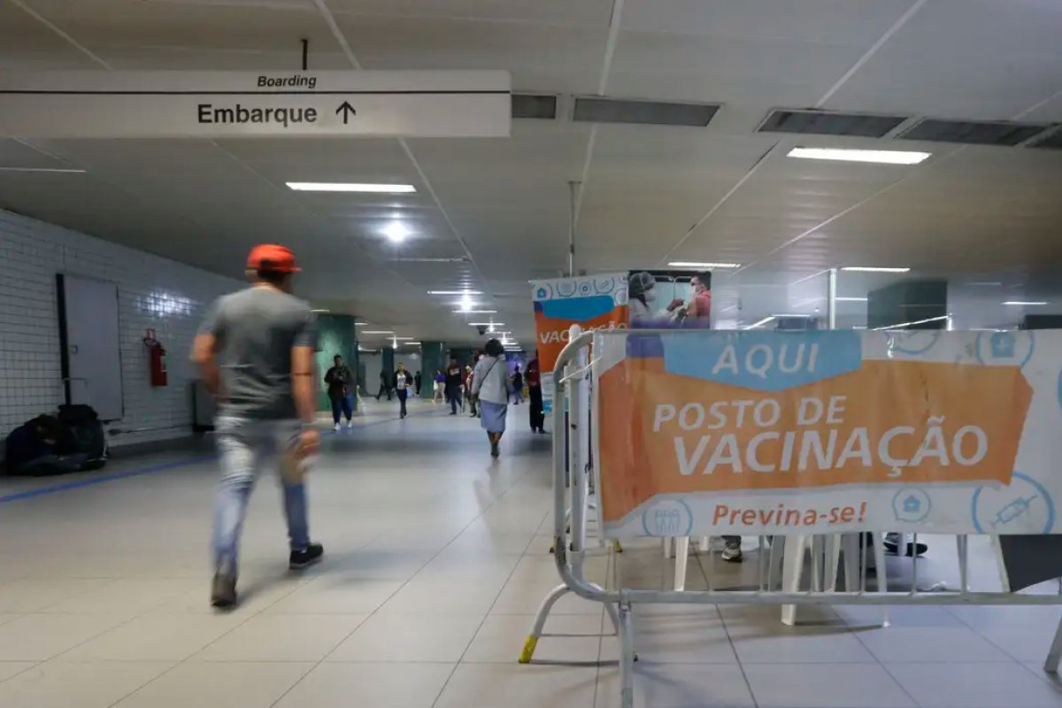 Brasileiros adultos ainda têm medo associado à covid-19, diz pesquisa 