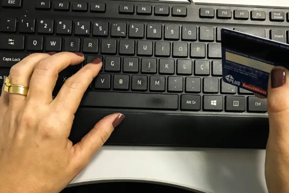 Oito a cada dez brasileiros estão endividados, mostra pesquisa