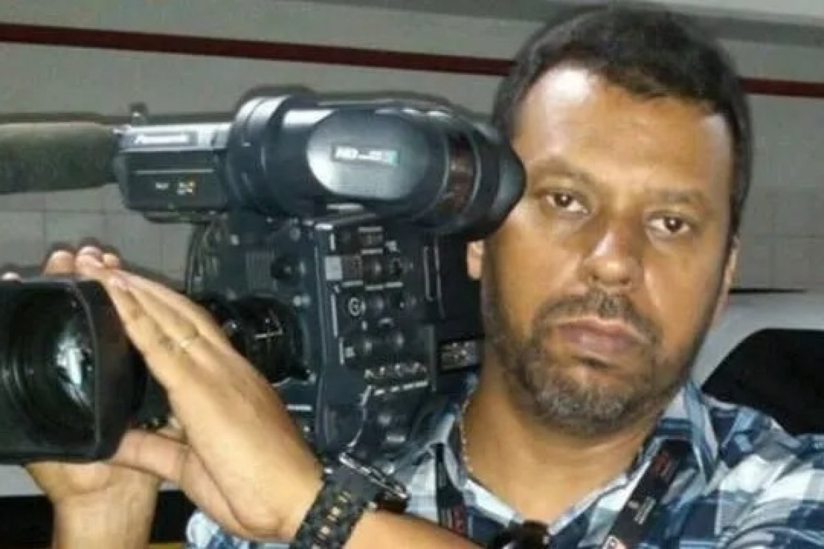Justiça condena réu a 12 anos de prisão pela morte do cinegrafista Santiago Andrade