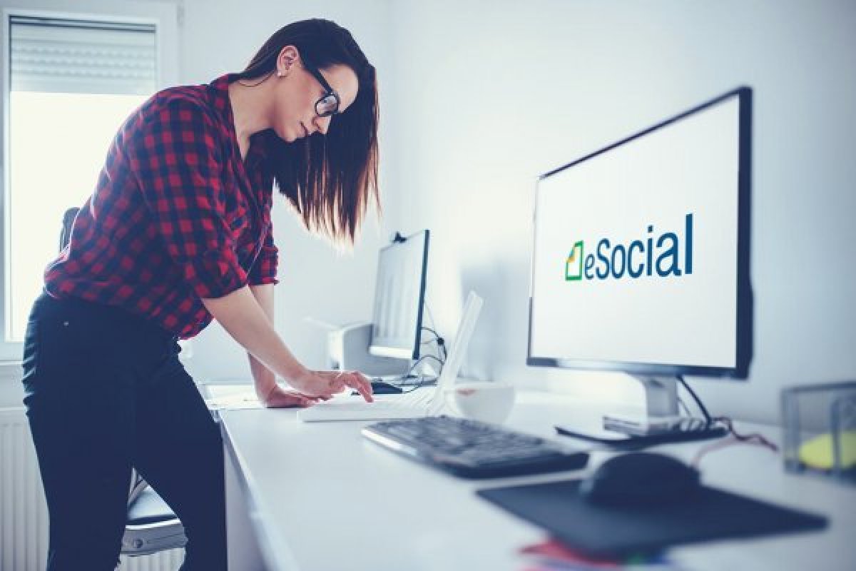 Médios empregadores tem até 8 de setembro para migrar para o eSocial 