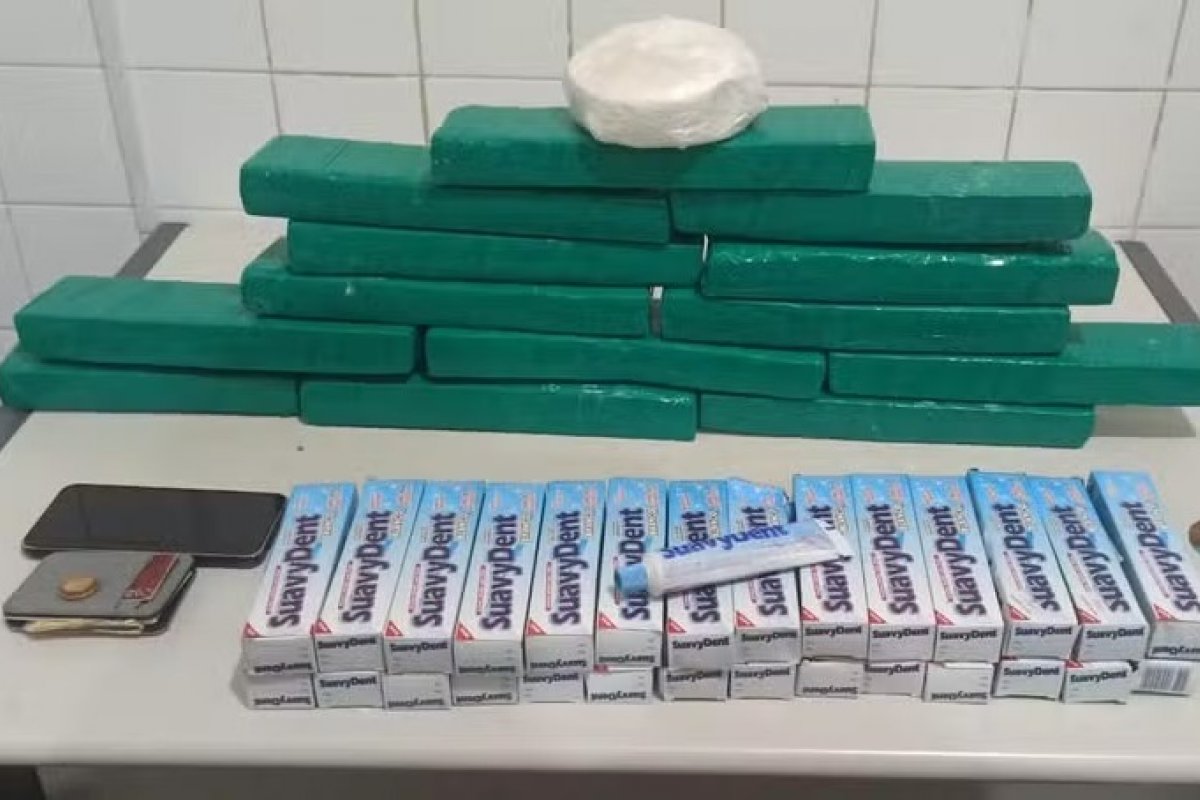 PM apreende cocaína escondida dentro de tubos de pasta de dente na Bahia