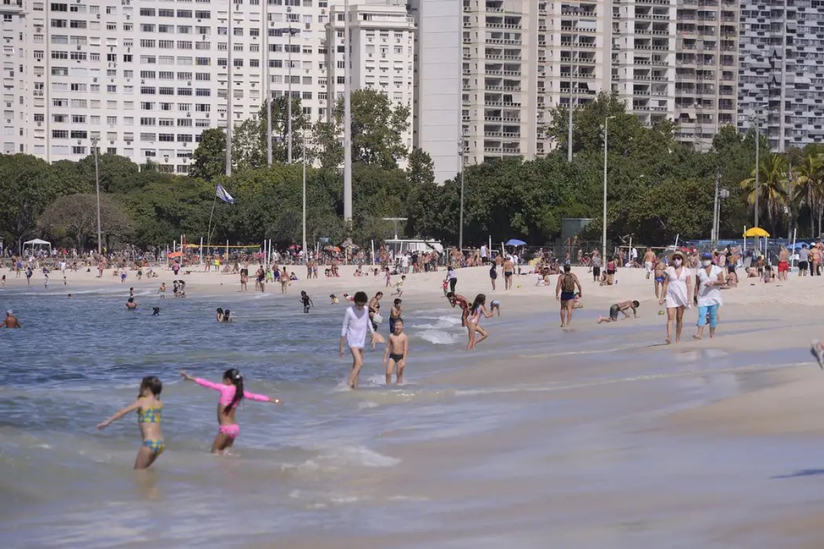 Apesar de sancionada, lei de prevenção à exposição indevida ao sol precisa ser regulamentada