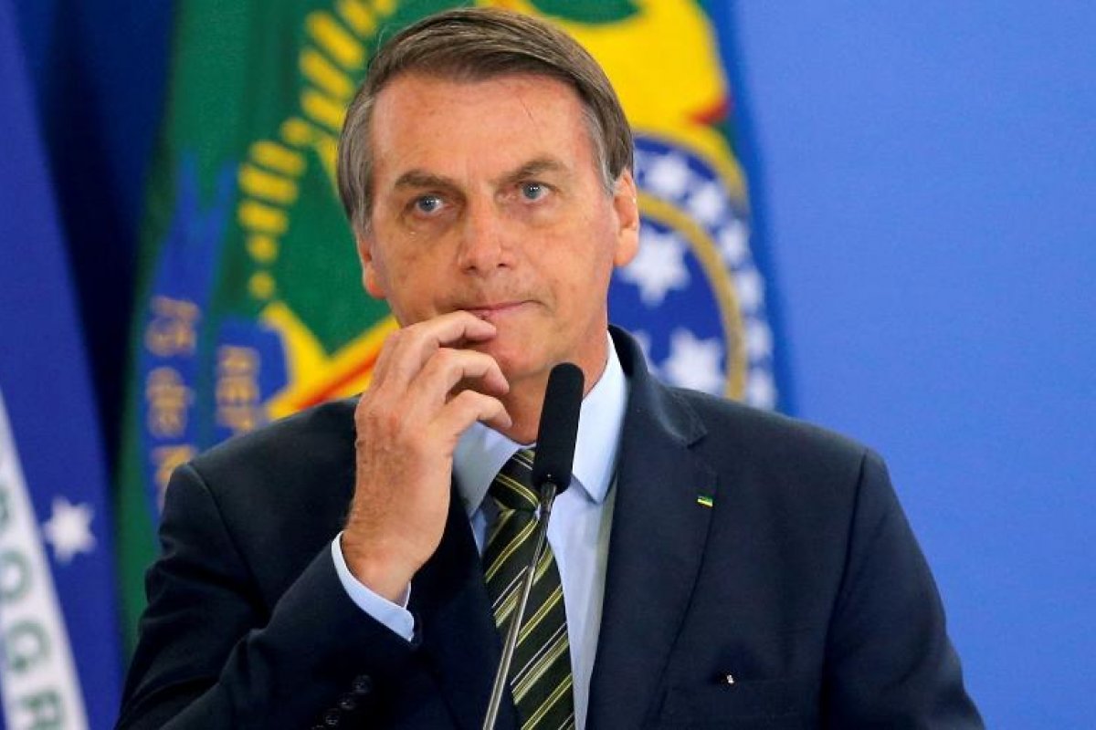 Bolsonaro diz que tomará providência caso preço do petróleo dispare 