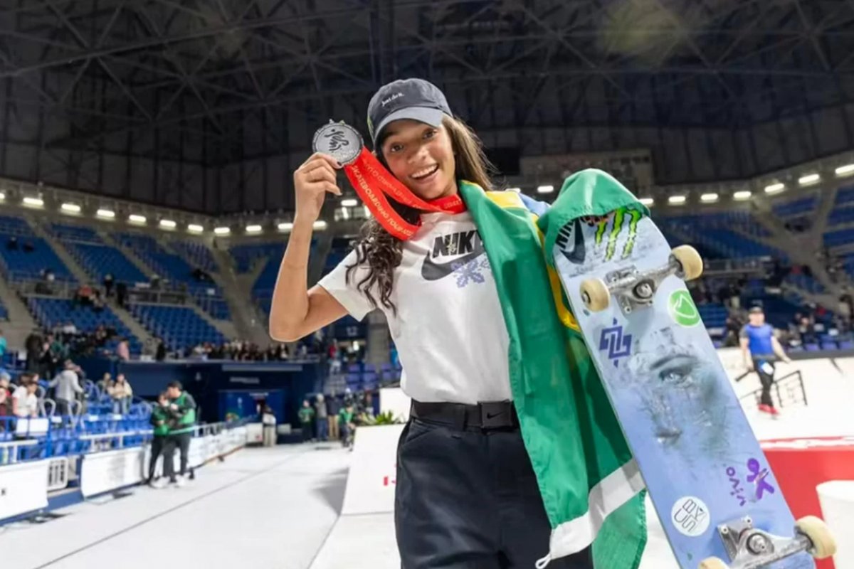 Rayssa Leal conquista medalha de prata no Mundial de Skate Street no Japão