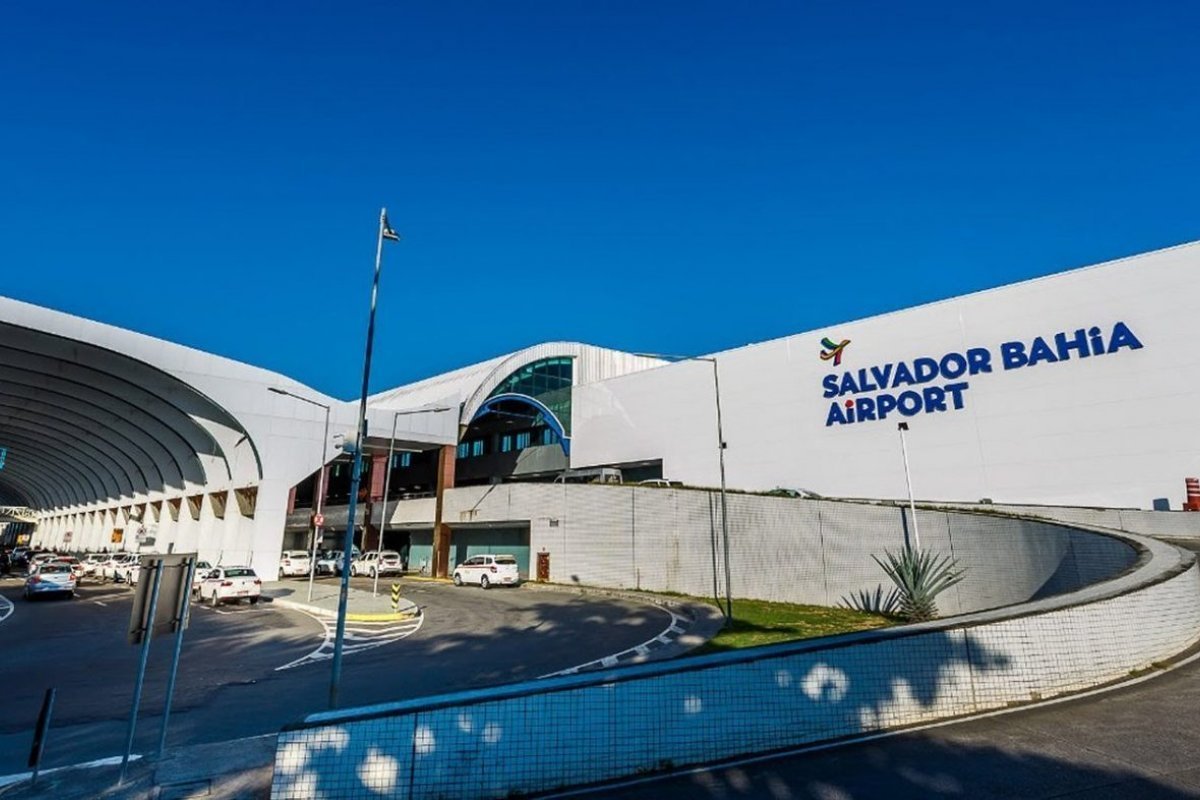 Buraco abre em pista do Aeroporto de Salvador 