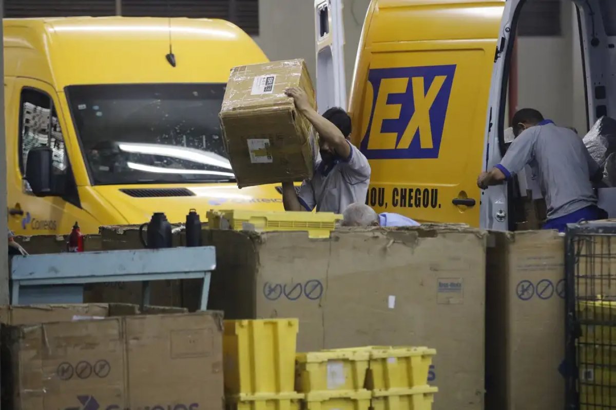Condutor poderá receber CNH em casa a partir de 2024
