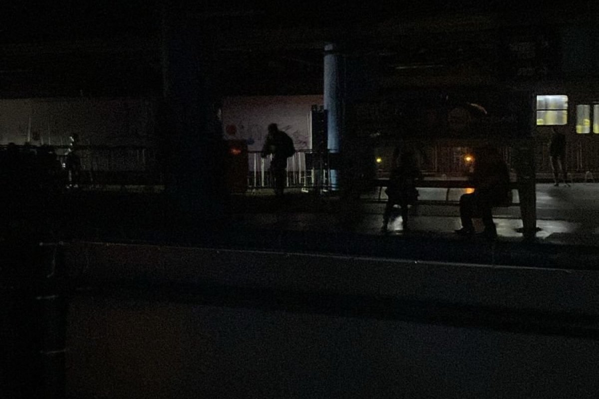 Vídeo: chuva causa falta de luz, queda de estruturas em Salvador; confira 