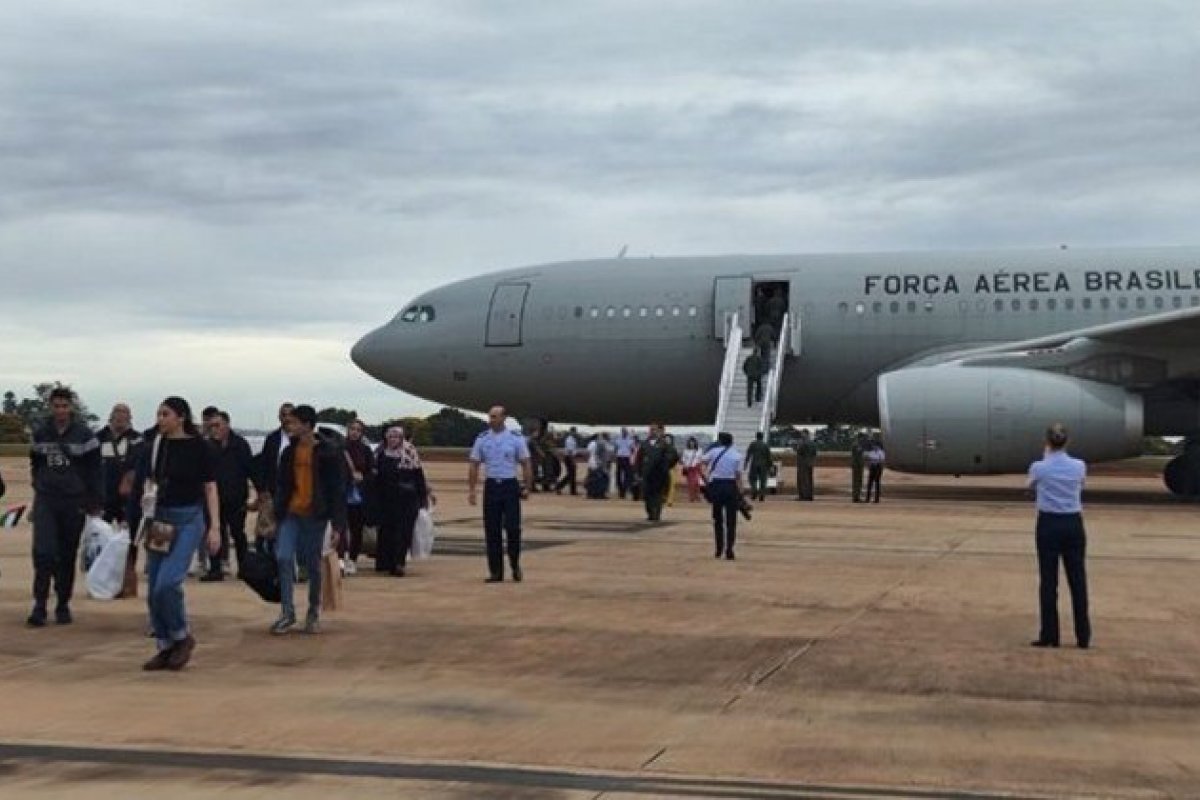 Terceiro grupo de repatriados de Gaza chega ao Brasil 