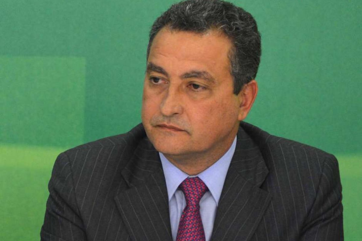 Rui Costa rebate Bolsonaro após ele ter dito que "todo cearense é cabeçudo"