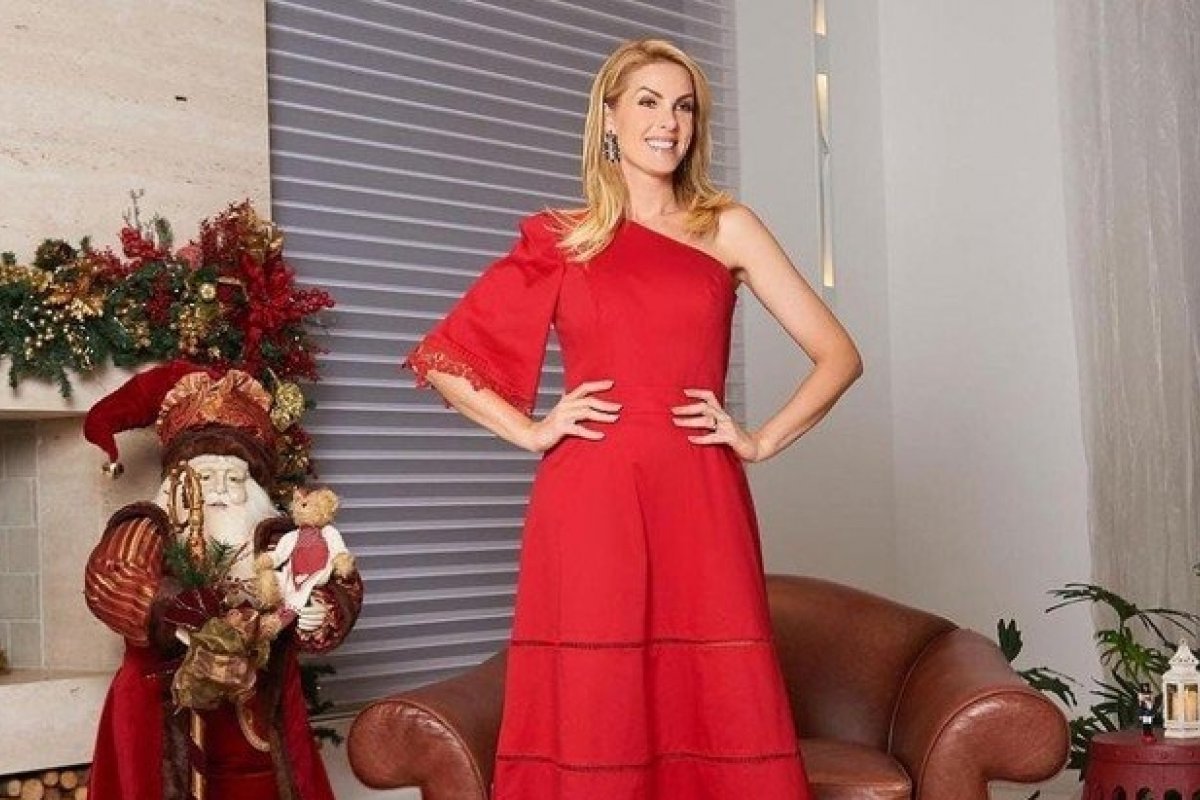 Ana Hickmann celebra ceia de Natal com filho! 