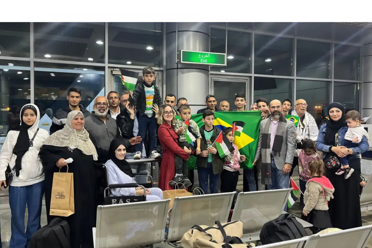 Presidente Lula participa de almoço com repatriados da Faixa de Gaza