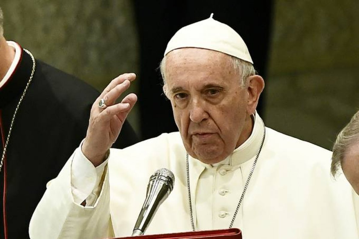Papa pede paz em meio a tensão no Oriente Médio