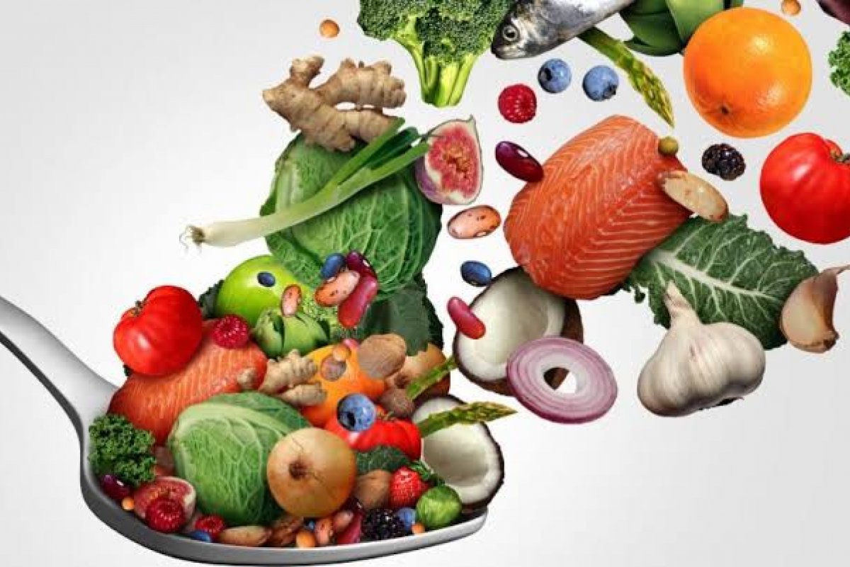 Confira 5 dicas de ouro para implementar a alimentação saudável em 2024! 