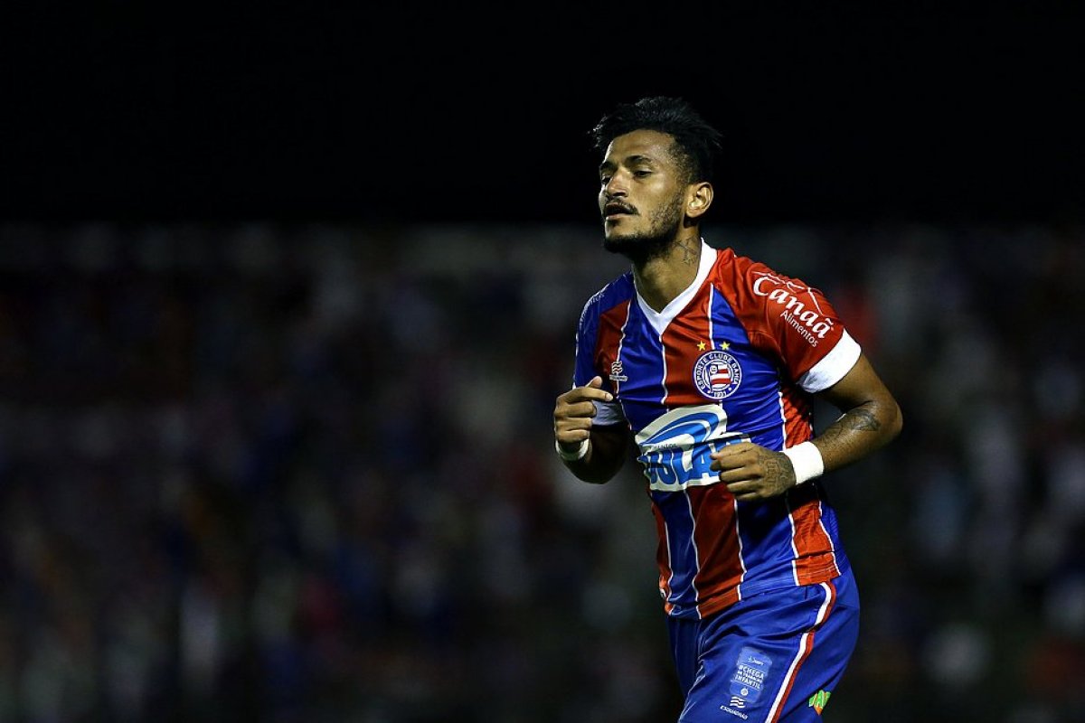 Ceará pretende contratar Rogério, atacante do Bahia