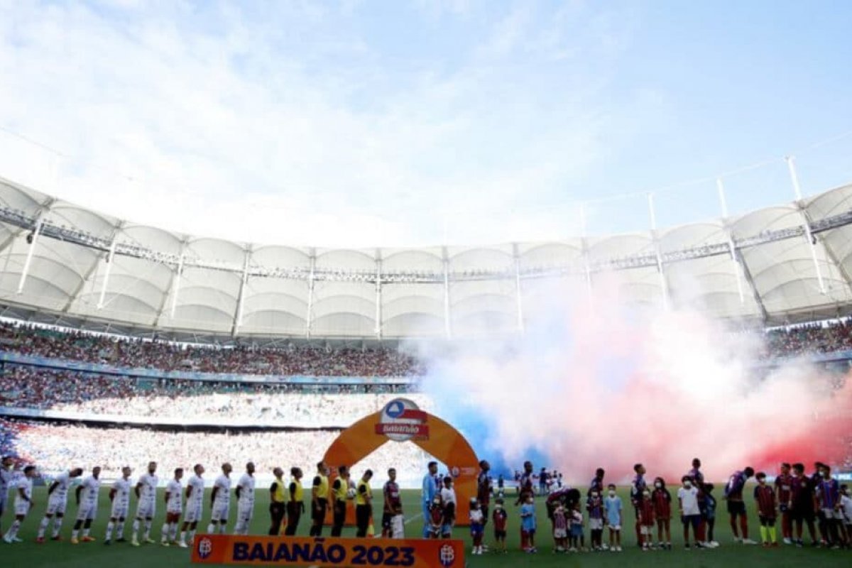 Jerônimo dialoga com o Ministério Público para retorno da torcida mista no Ba-Vi em 2024