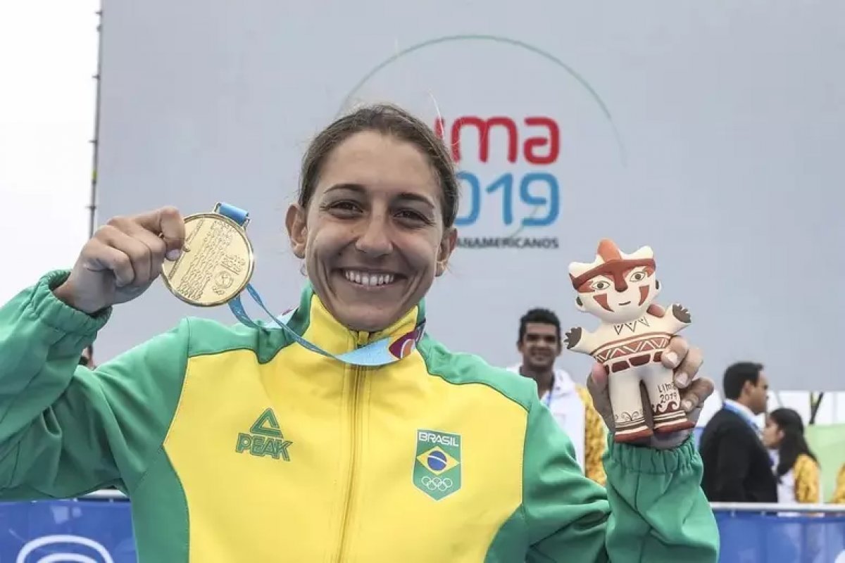 Triatleta Luisa Baptista respira sem ajuda de aparelhos após cirurgia