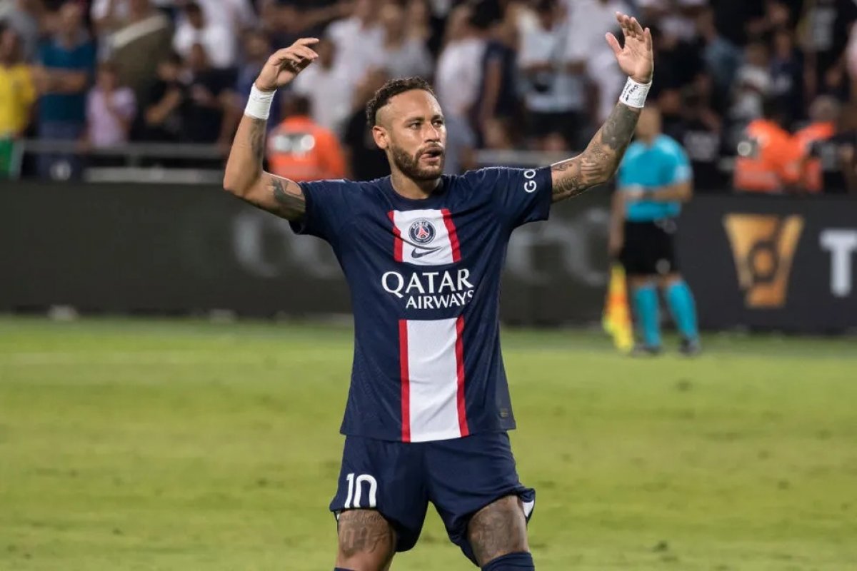 Ex-presidente da Assembleia Nacional é acusado de tráfico de Influência na Contratação de Neymar pelo PSG