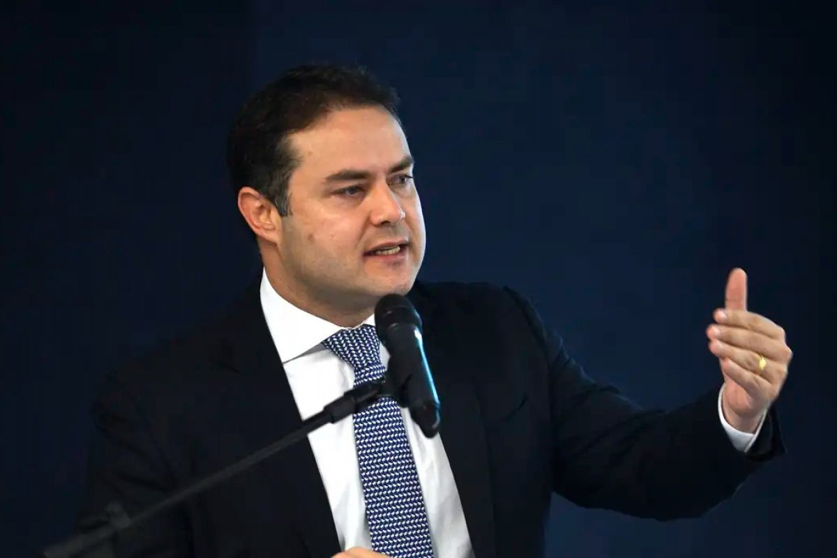 Governo anuncia três leilões de rodovias, diz ministro dos Transportes