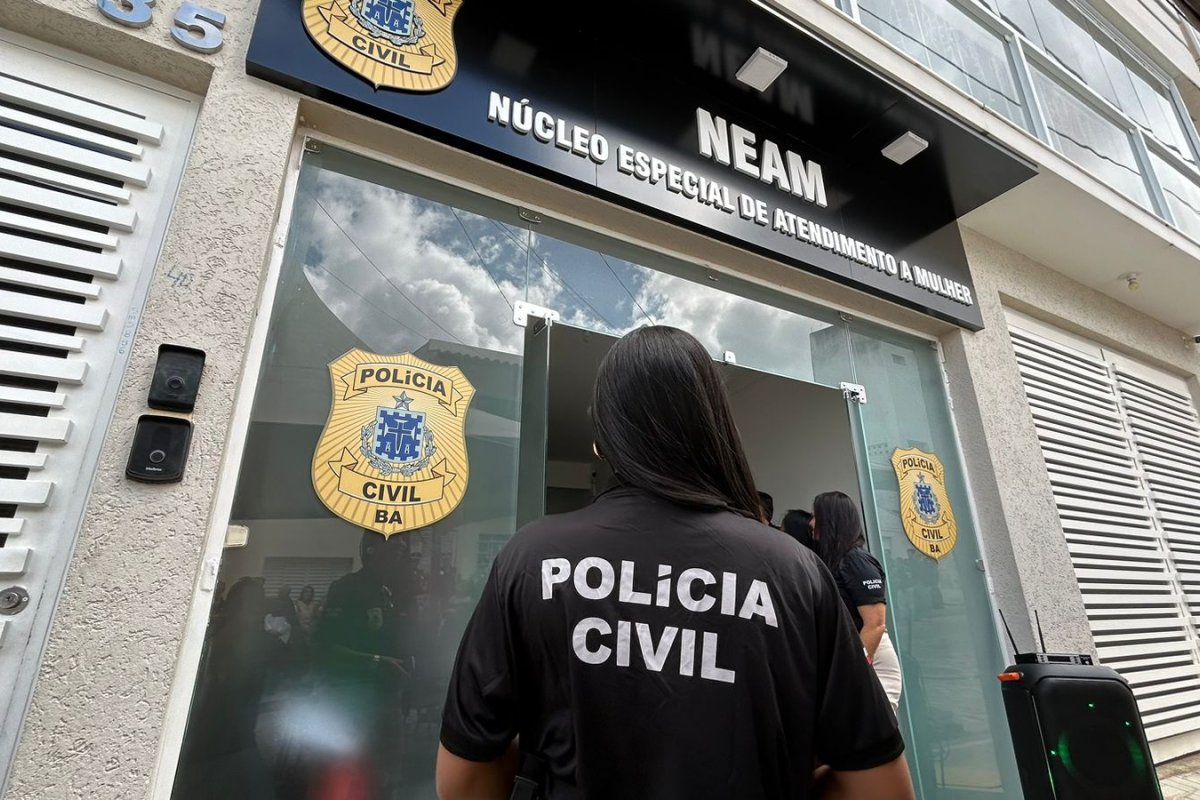 Itapetinga: homem é preso após agredir companheira que estava com filho no colo 
