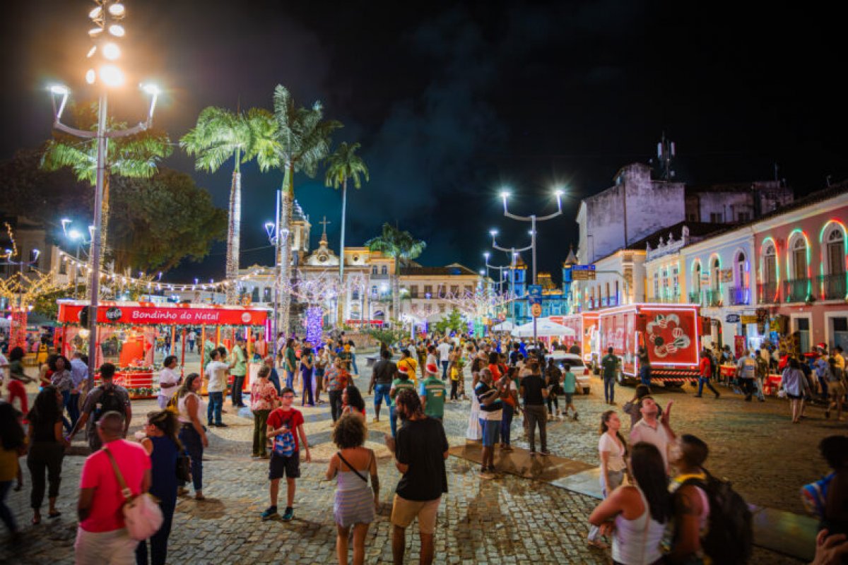 Encerramento do Natal Salvador 2023 terá Terno de Reis e show de Manu Dourado 