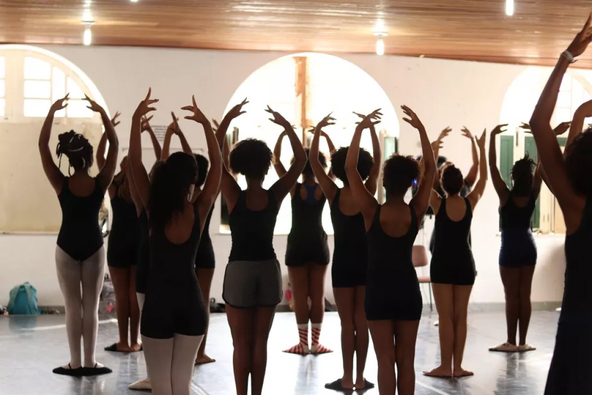 Funceb abre mais de 1.500 vagas para cursos na Escola de Dança