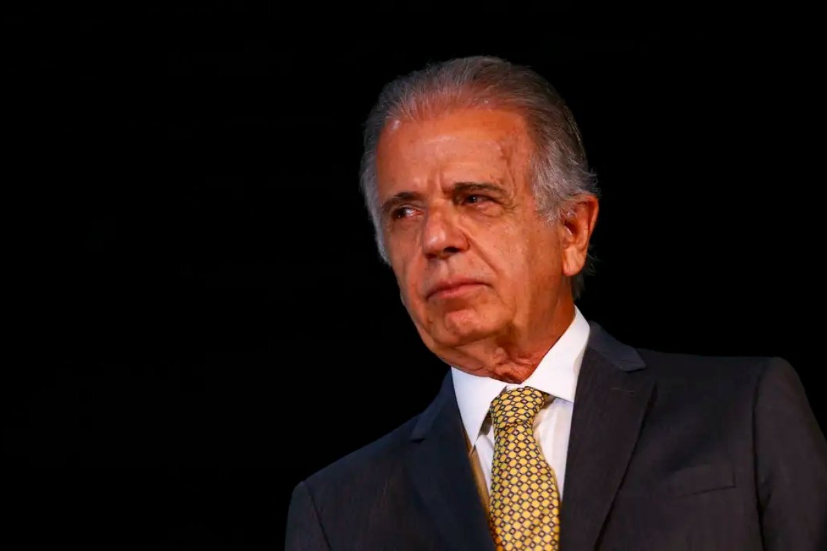 "Precisamos achar os culpados para tirar essa nuvem de desconfiança sobre Forças Armadas", alerta Múcio