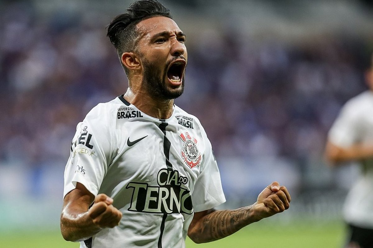 Bahia anuncia a contratação de Clayson, ex- jogador do Corinthians